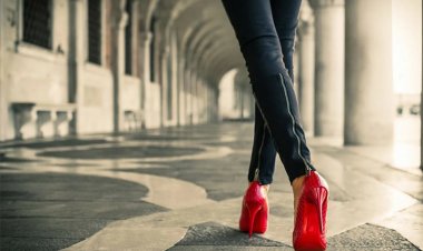 Базовая обувь в современном гардеробе девушки