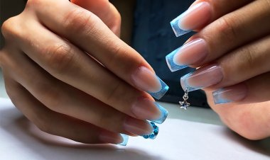 Модный дизайн маникюра с пирсингом