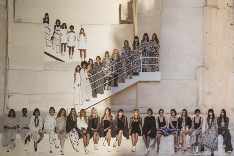 Коллекция Chanel Cruise 2021/22 – по мотивам фильмов Кокто