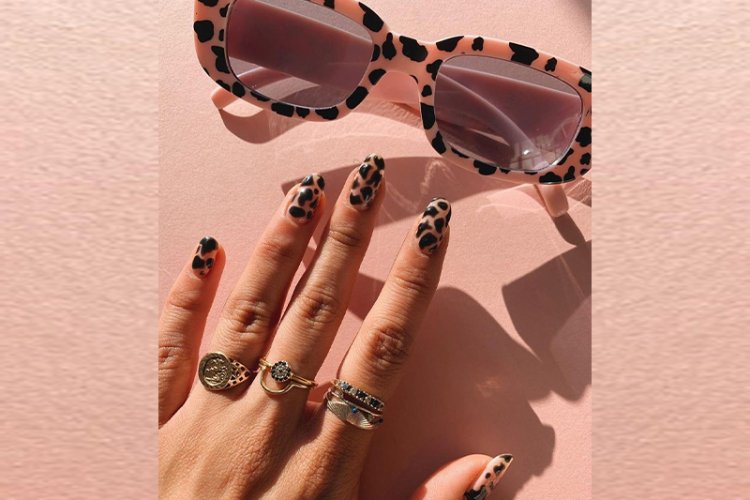 Коровий маникюр – самый заметный тренд летнего сезона 2021