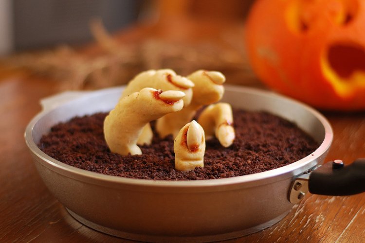 Страшные рецепты на Хэллоуин 2025: топ-5 лучших идей для праздничного стола