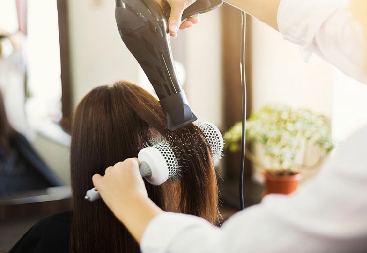 как сушить волосы феном