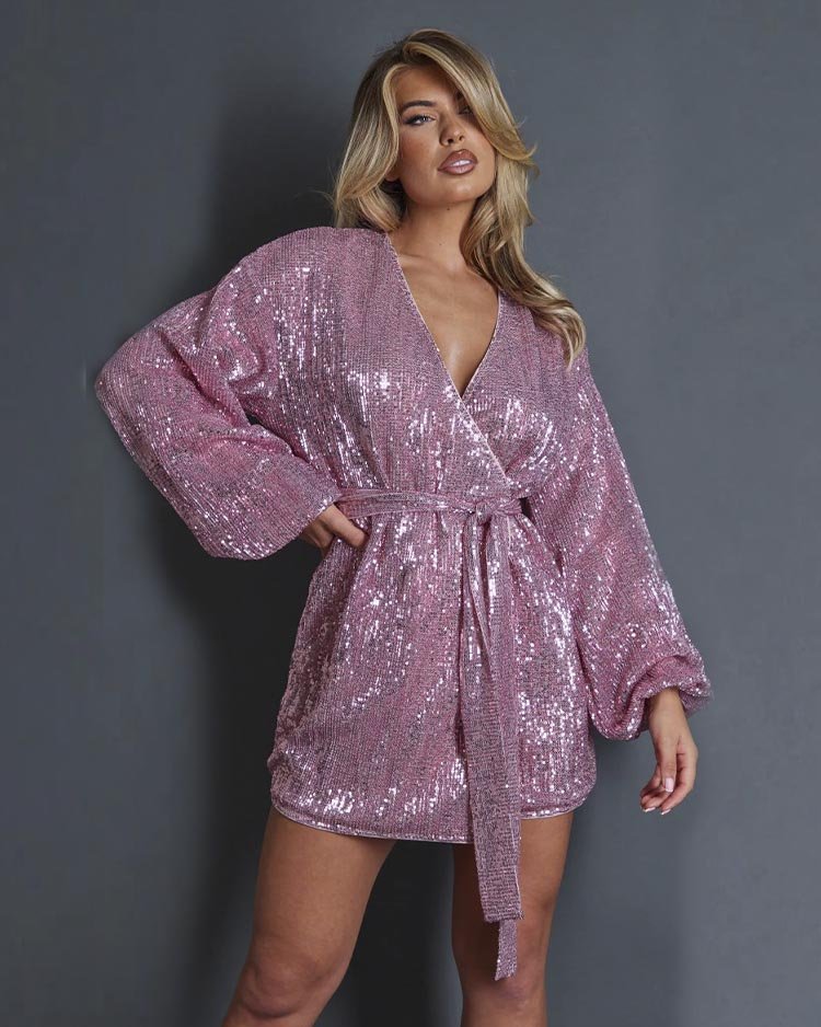 розовое платье-халат с пайетками