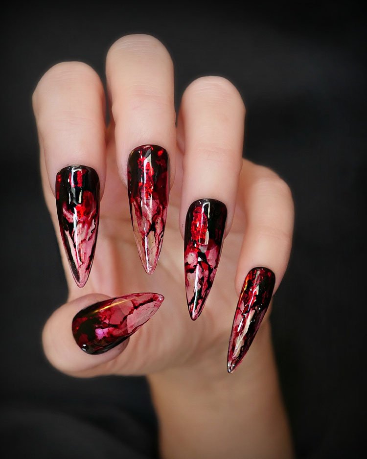 Длинные яркие ногти на Хэллоуин