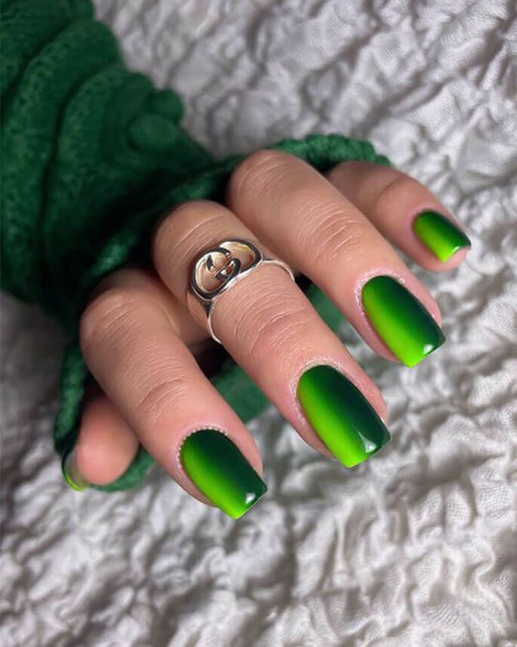 яркие зелёные ногти