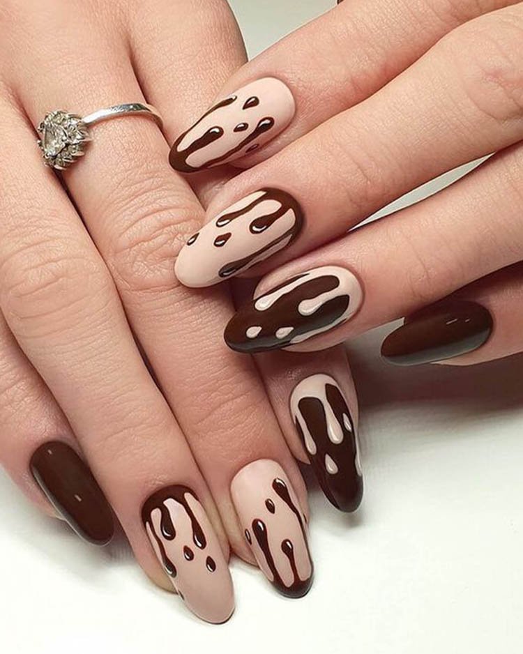 бежево-коричневые ногти необычный дизайн