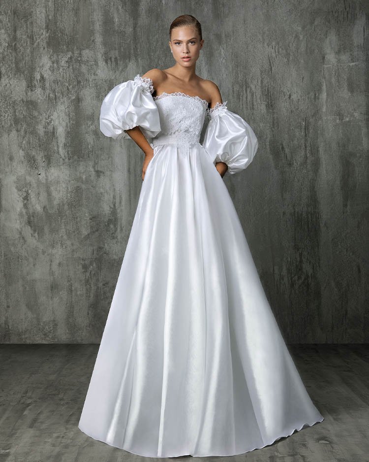 Атласное свадебное платье с пышными рукавами