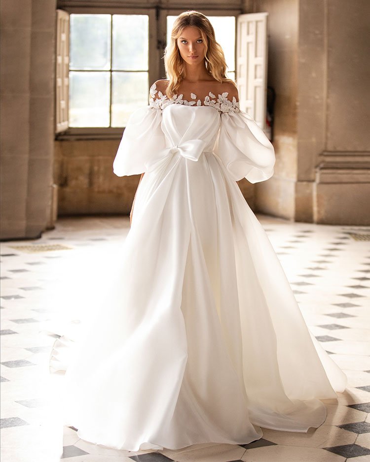 Красивое свадебное платье с объемными рукавами