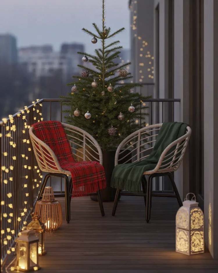 Как украсить открытый балкон на Новый год и Рождество