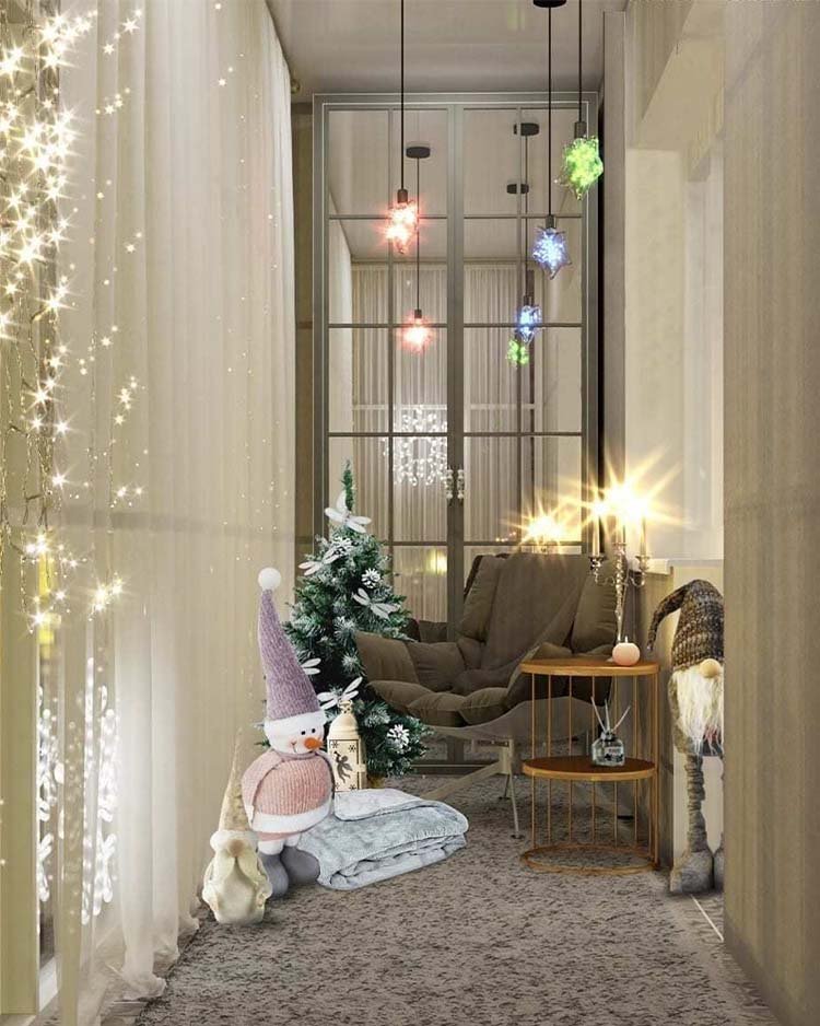 как украсить балкон на Новый год