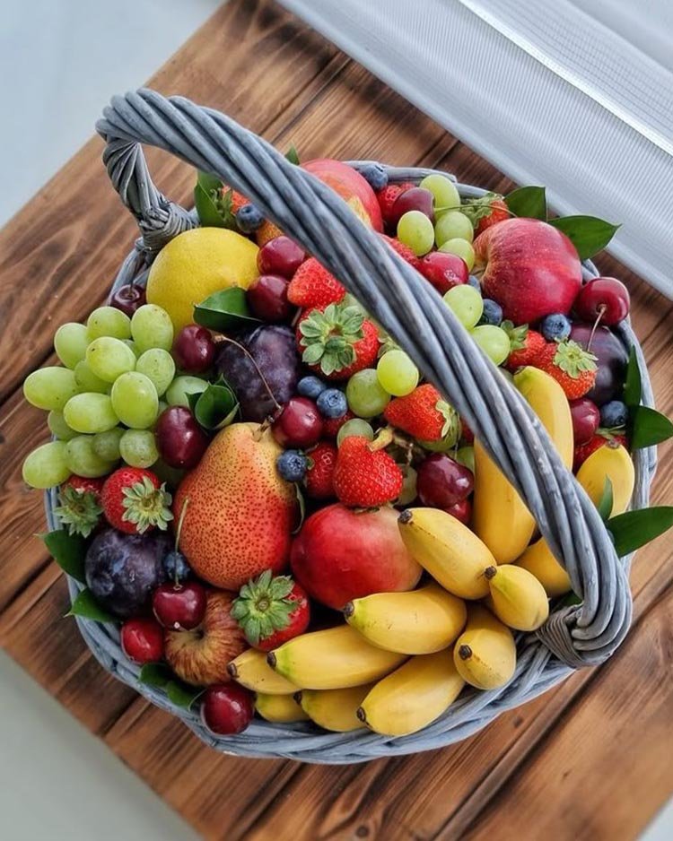 корзина с фруктами