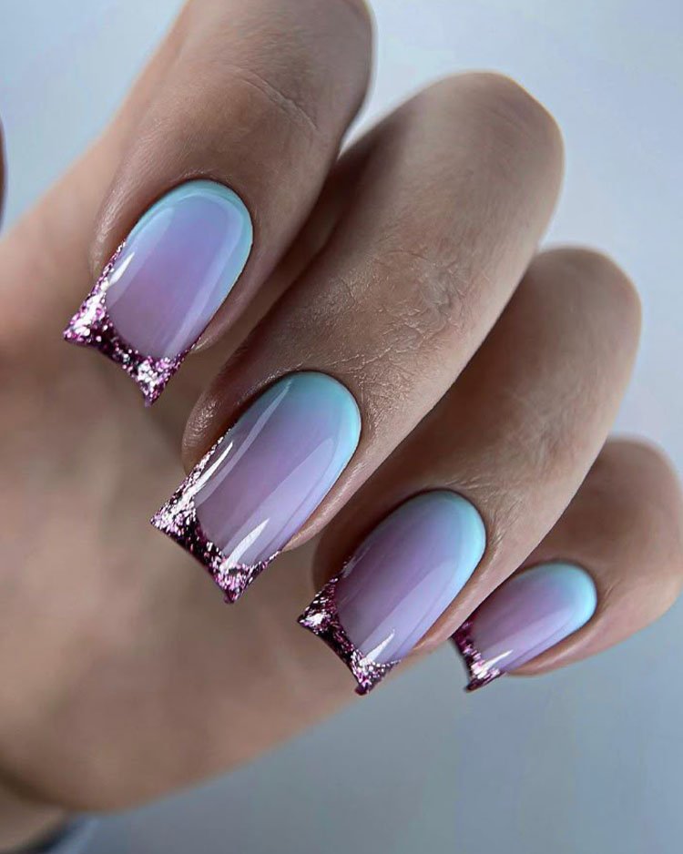 Праздничный френч в холодных оттенках