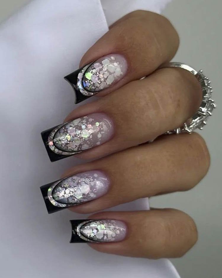 Френч на средние ногти