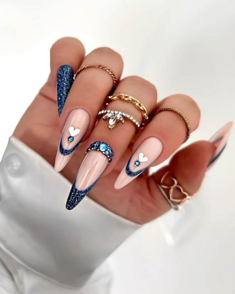Синий праздничный френч на длинных ногтях с блестками