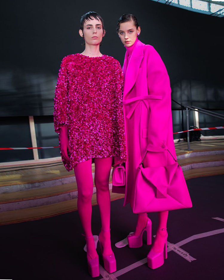 Цвет года 2026 электрическая фуксия