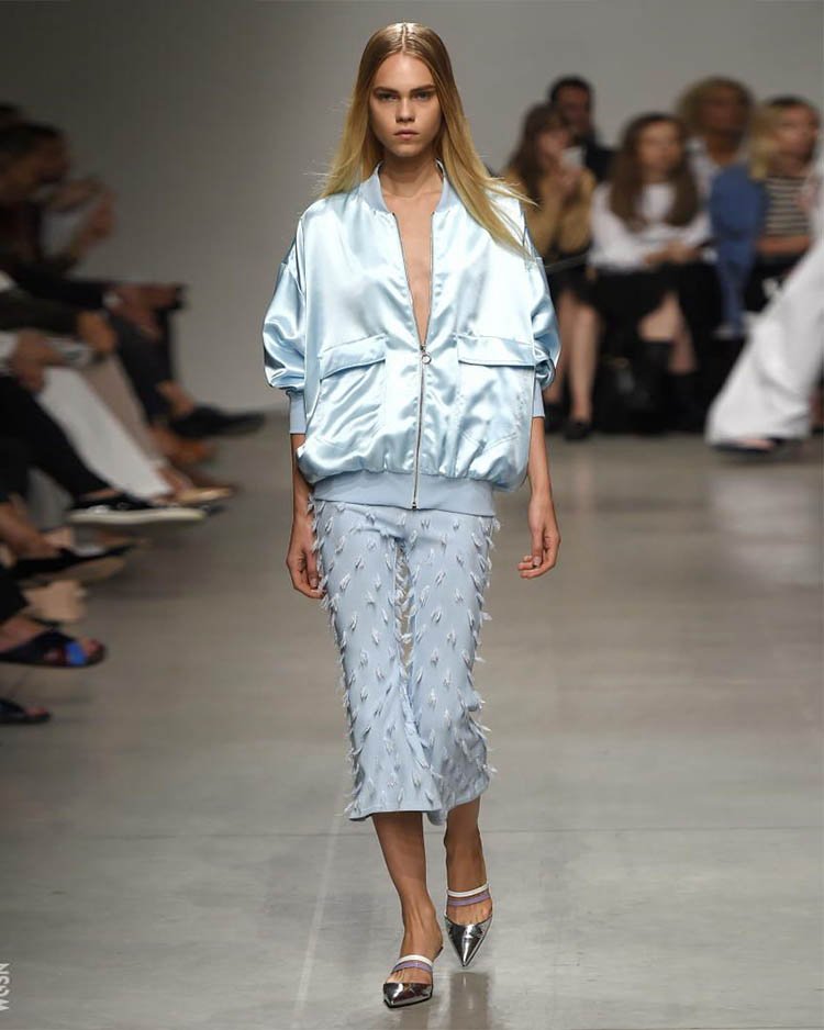 ICEBERG, голубой бомбер, голубая юбка миди с панельными элементами