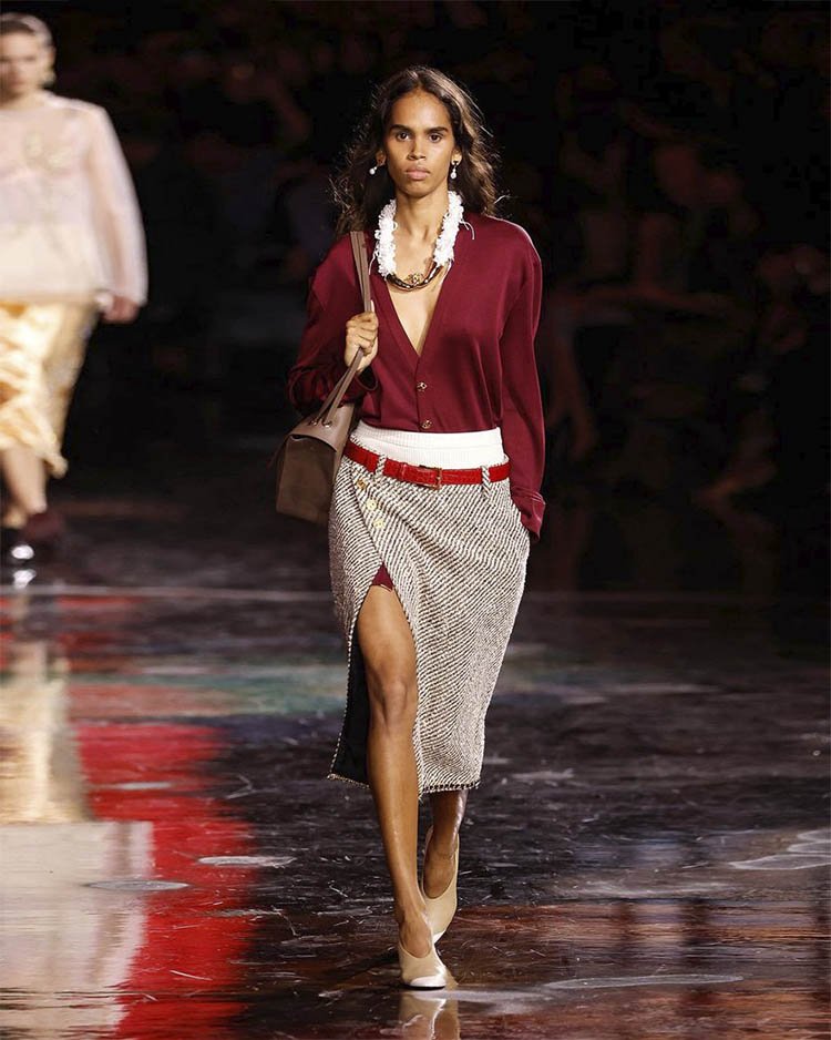 Chanel SS26, жакет с юбкой миди