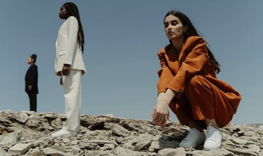 Гид по модным пиджакам и жакетам 2026 года: фасоны, цвета, ткани