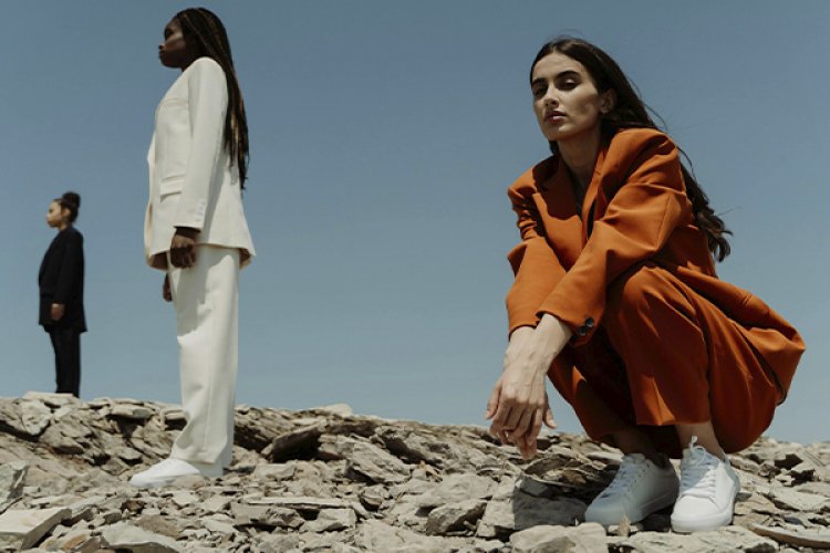 Гид по модным пиджакам и жакетам 2026 года: фасоны, цвета, ткани