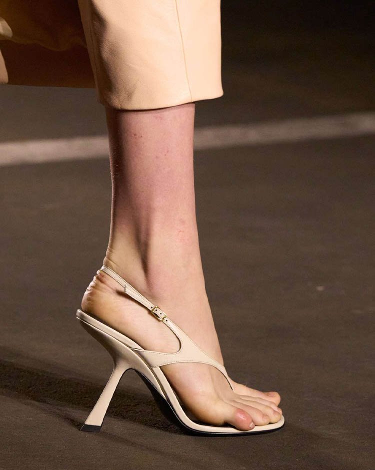 Коллекция Mugler vesna 2026, обувь