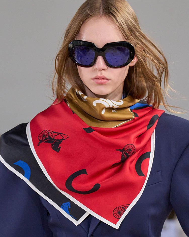 Celine, весна 2026, как-завязать платок на шею