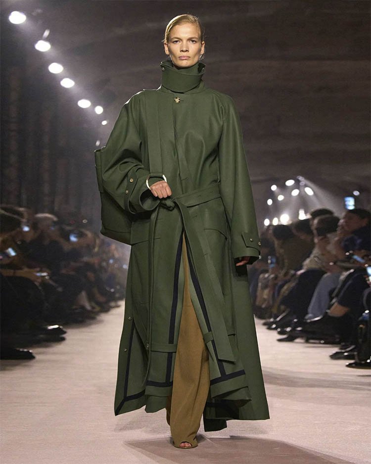 Victoria Beckham, плащ с воротником-стойкой