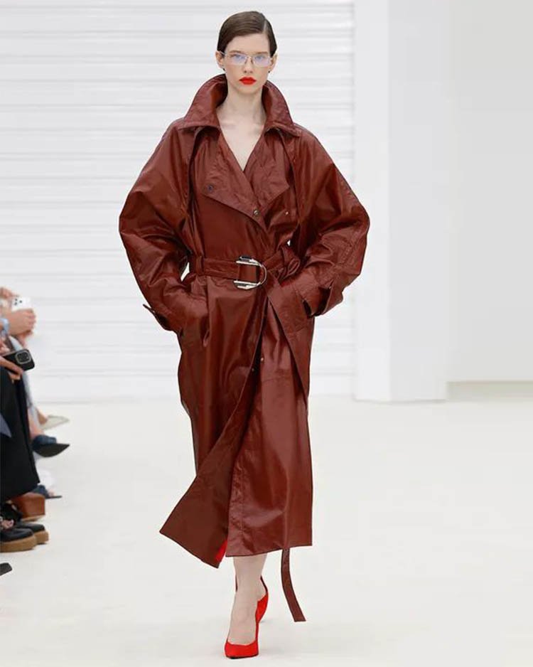 коллекция Ferrari длинный кожаный плащ винного оттенка