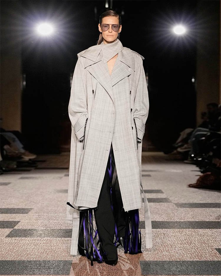 Roksanda Spring 2026 тренч из классической ткани хлопкового габардина