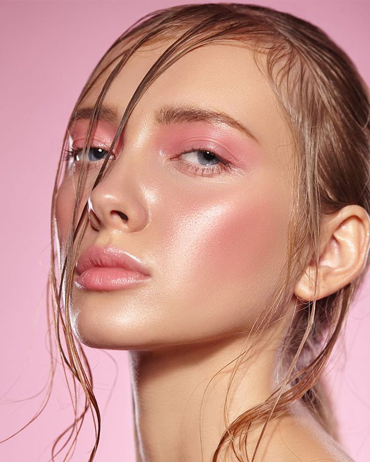 Макияж в розовых оттенках