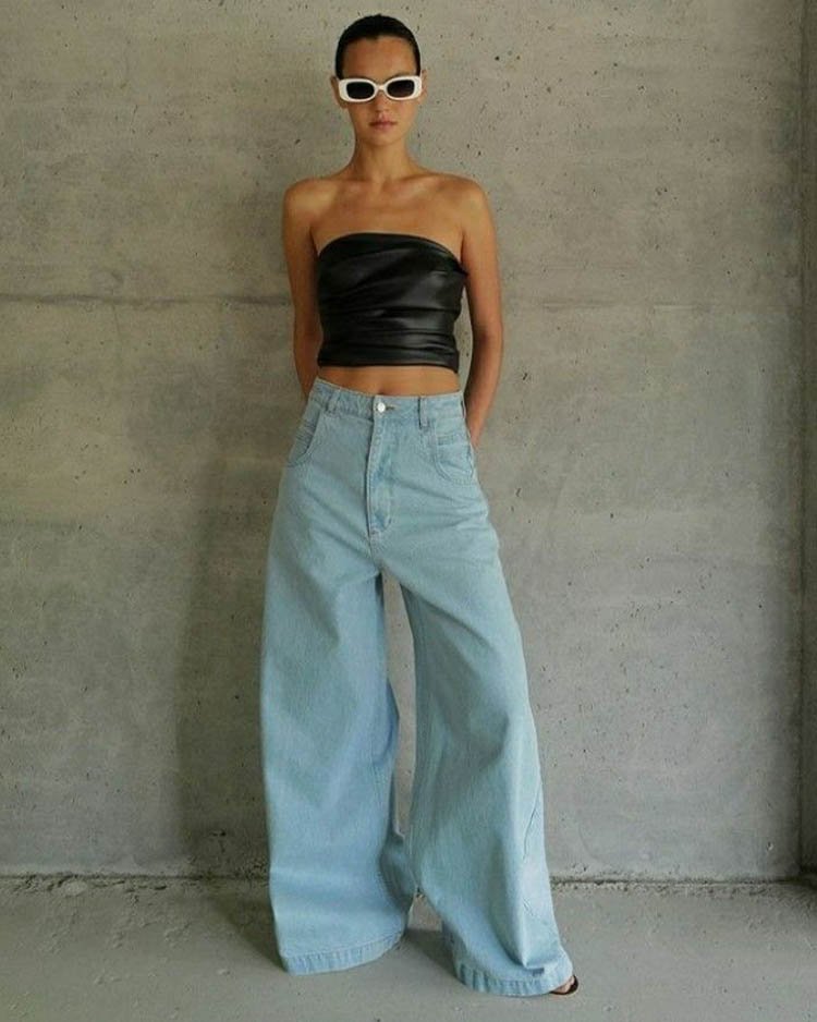 Очень широкие джинсы