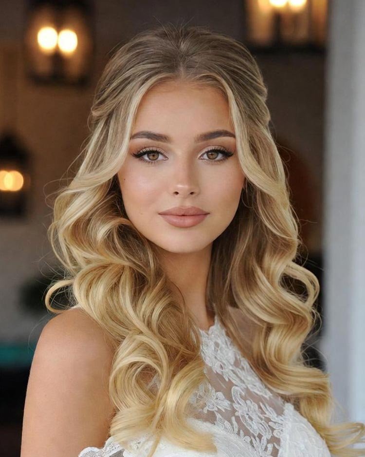 Длинные волнистые волосы